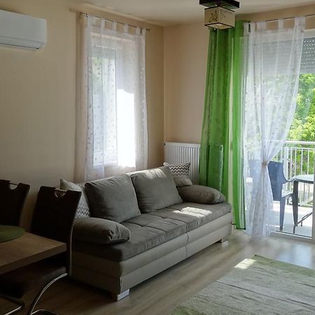 Sweet Home Apartment Győr Esterno foto