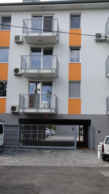 Sweet Home Apartment Győr Esterno foto