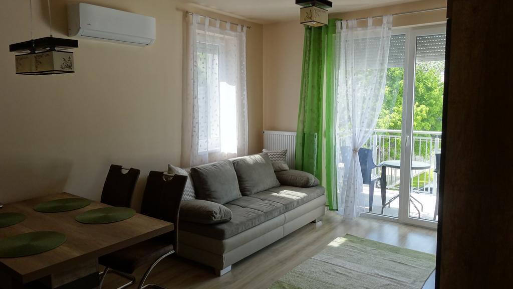 Sweet Home Apartment Győr Esterno foto