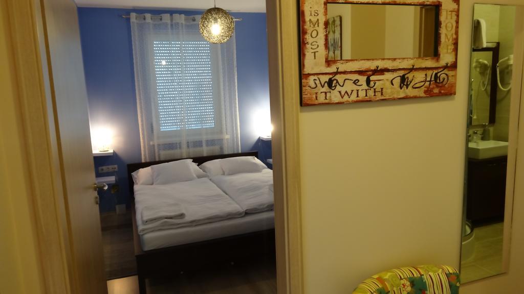 Sweet Home Apartment Győr Esterno foto