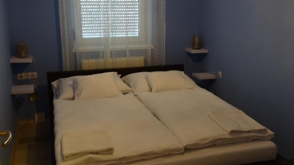 Sweet Home Apartment Győr Esterno foto